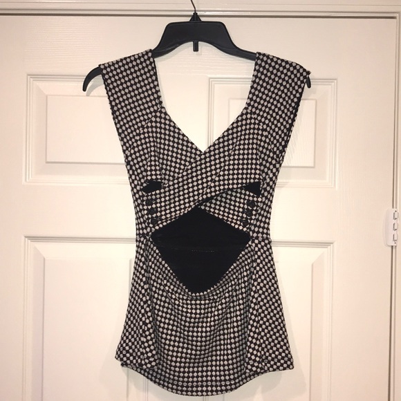 Deletta Top - Picture 2 of 3